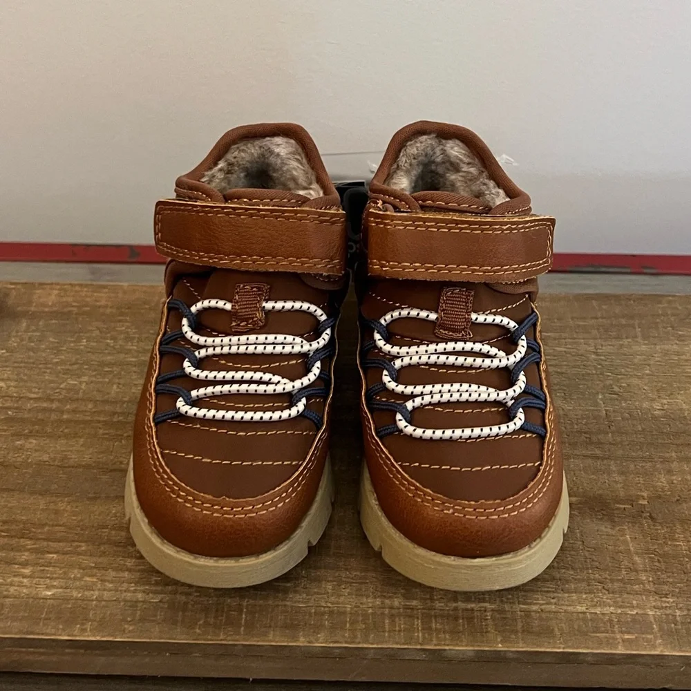 NWT OshKosh B’gosh Allister Toddler Boys Ankle Boots Size 5 - Picture 2 of 8